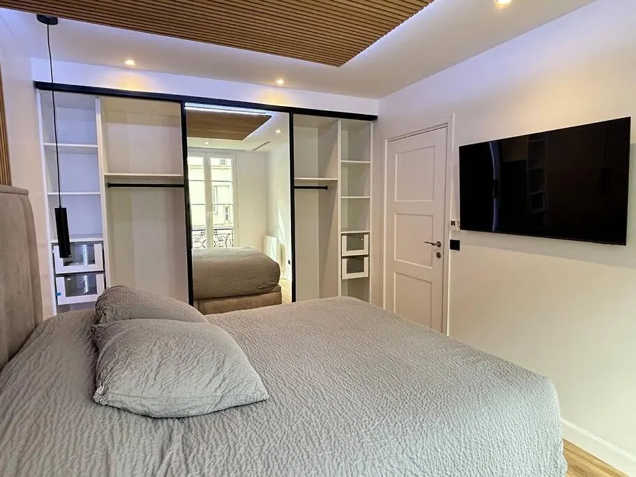 Apartment Renovated Near Tuileries And Concorde Paris