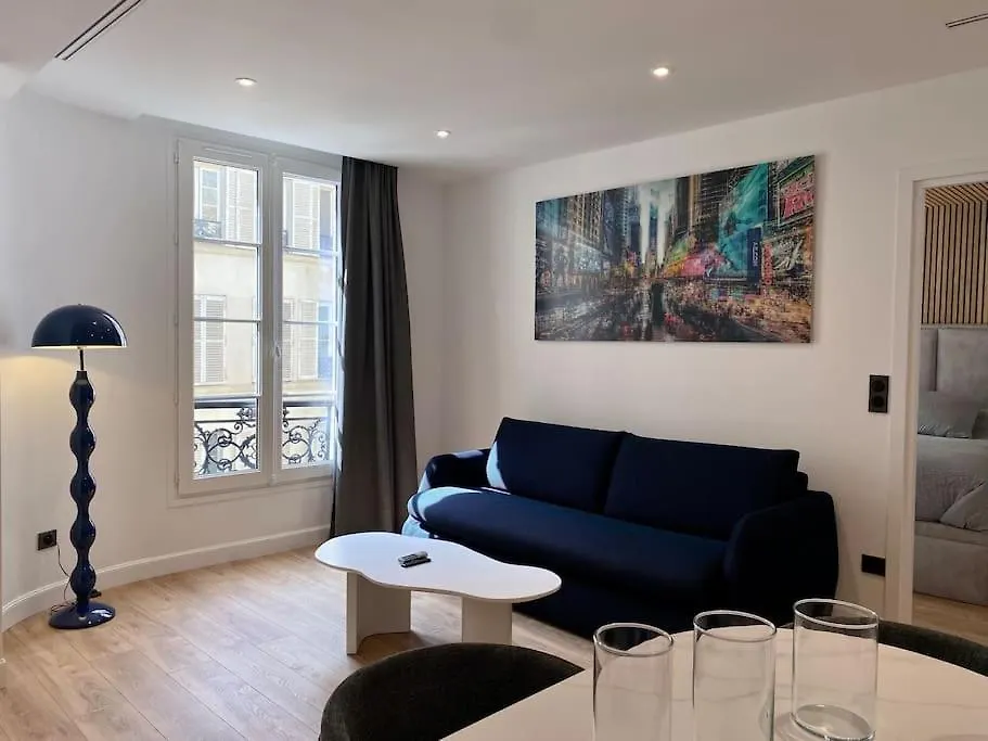 Renovated Near Tuileries And Concorde Paris